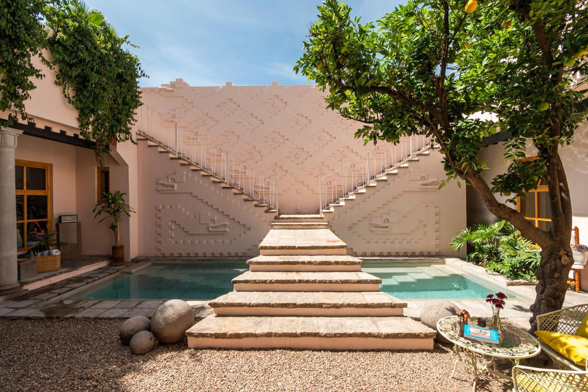 La Valise Hotel